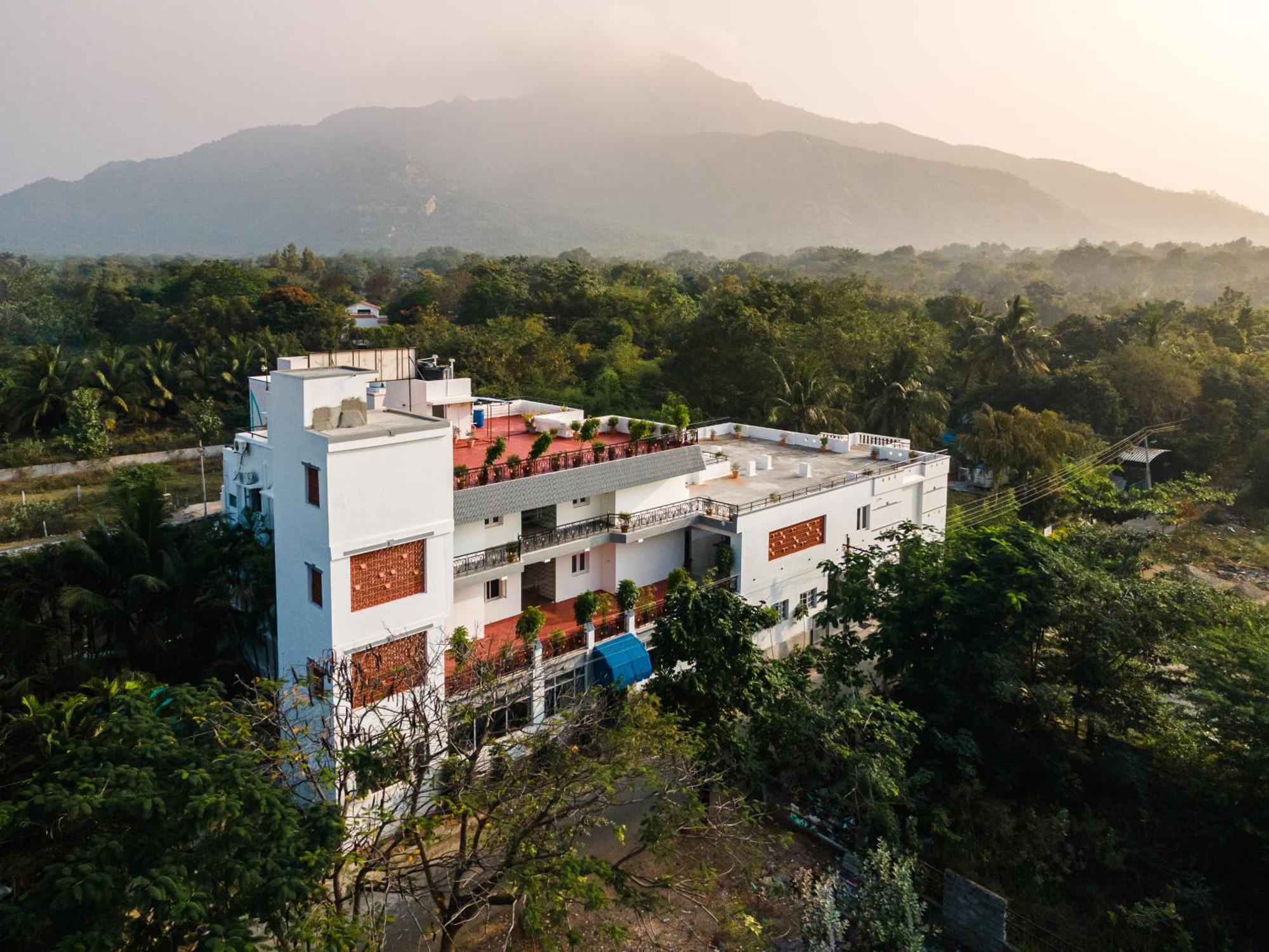 Aashreya Suites Тіруваннамалай Екстер'єр фото